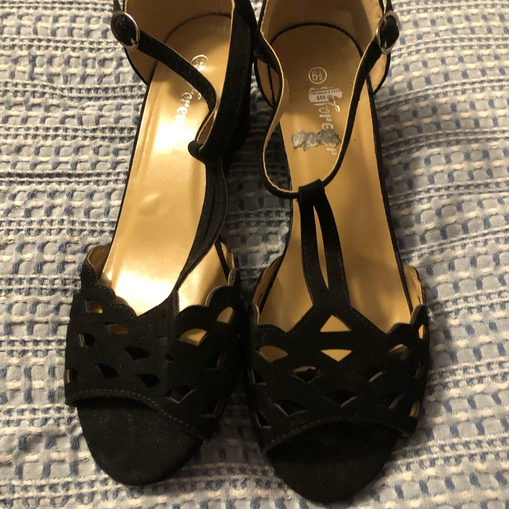 EUC Forever T-Strap Wedge Open Toe Sandal Style Blaze 14 2” Heel 6 1/2 - Picture 5 of 9